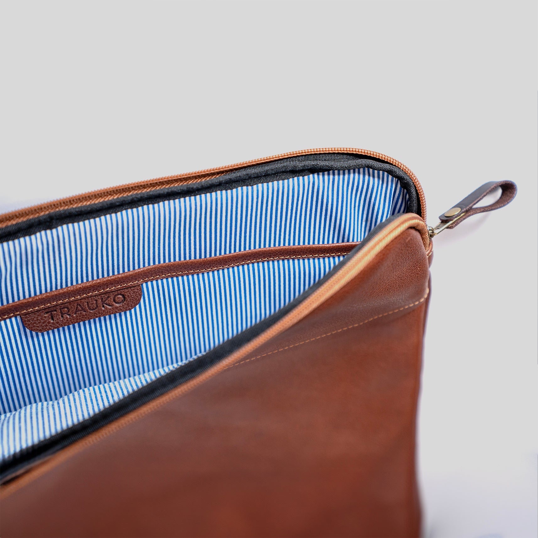 Funda Notebook Zagreb Castaño - Trauko