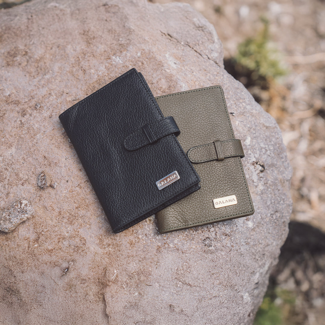 Portapasaporte Hibisco Negro