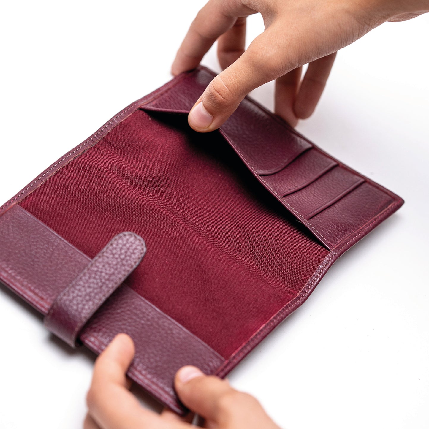 Portapasaporte Hibisco Negro